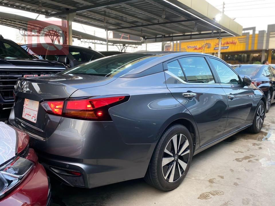 نيسان ألتيما